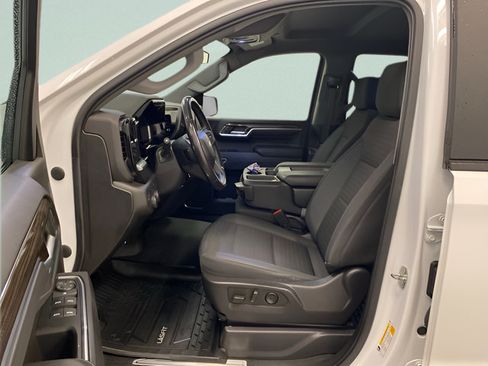 Used 2022 Chevrolet Silverado 1500 LT AWD/4WD image 8