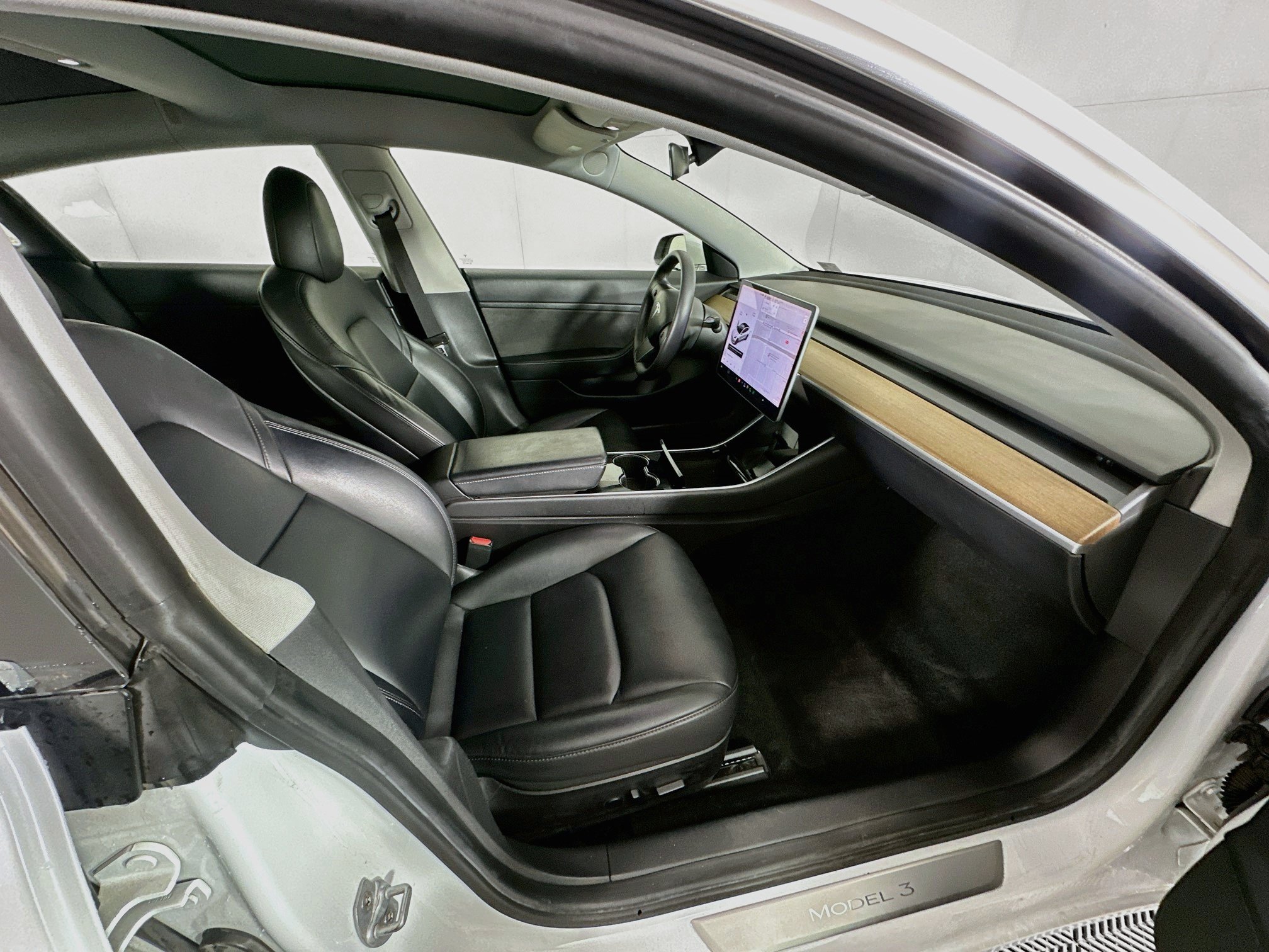 Used 2020 Tesla Model 3 Standard Range Plus RWD image 28