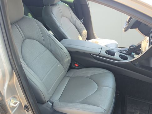 Used 2022 Toyota Avalon Limited w/ Advanced Safety Package FWD image 24
