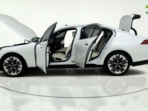 Used 2026 BMW 540i xDrive AWD/4WD image 12