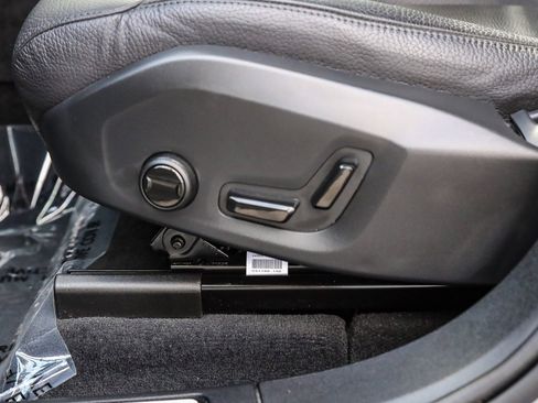 Used 2025 Volvo XC60 B5 Plus image 20