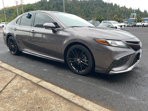 Used 2021 Toyota Camry XSE w/ Navigation Package FWD image 6