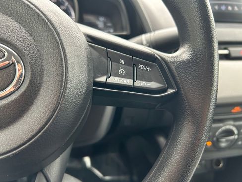 Used 2020 Toyota Yaris L image 19