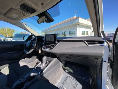 Used 2025 Toyota Corolla LE image 35