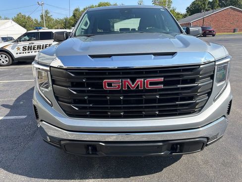 Used 2023 GMC Sierra 1500 Pro w/ X31 Off-Road Package AWD/4WD image 8