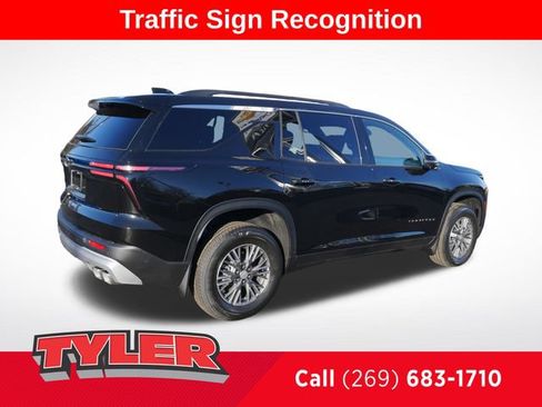 Used 2026 Chevrolet Traverse LT w/ Driver Confidence Package AWD/4WD image 8