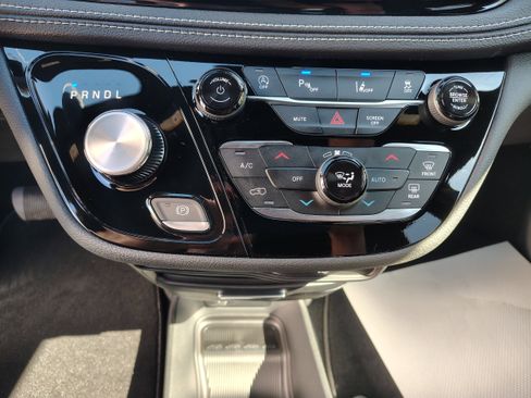 New 2026 Chrysler Pacifica Select image 34