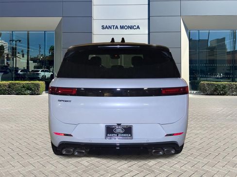 New 2026 Land Rover Range Rover Sport Dynamic SE AWD/4WD image 4