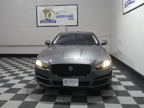 Used 2018 Jaguar XE Prestige AWD/4WD image 2