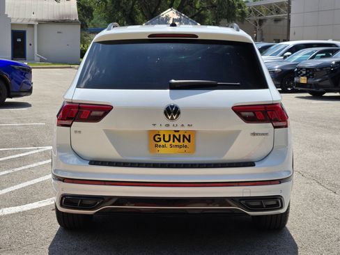 Used 2024 Volkswagen Tiguan SE R-Line FWD image 4