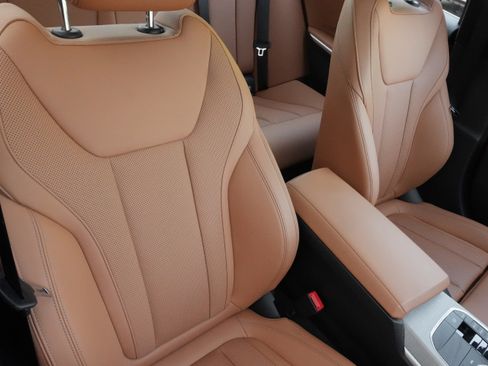 Used 2025 BMW 330i Sedan RWD image 11