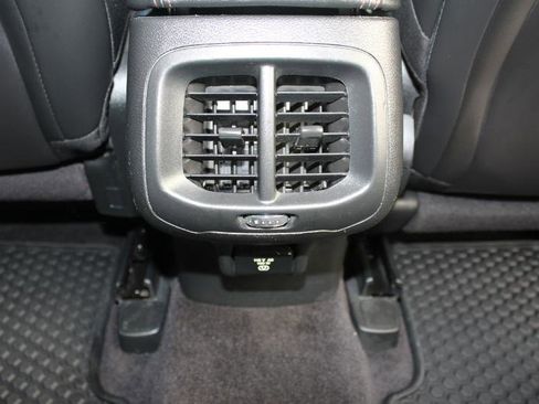 Used 2017 Jeep Cherokee Trailhawk image 18