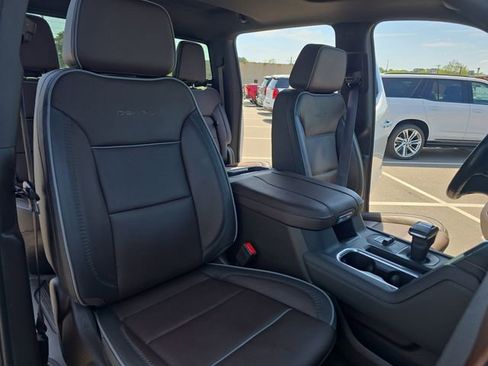 Used 2024 GMC Sierra 1500 Denali AWD/4WD image 10