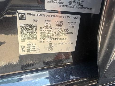 Used 2025 GMC Sierra 1500 AT4 w/ AT4 Premium Package AWD/4WD image 8