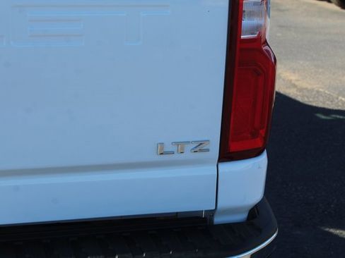 Used 2022 Chevrolet Silverado 2500 LTZ w/ LTZ Premium Package image 5