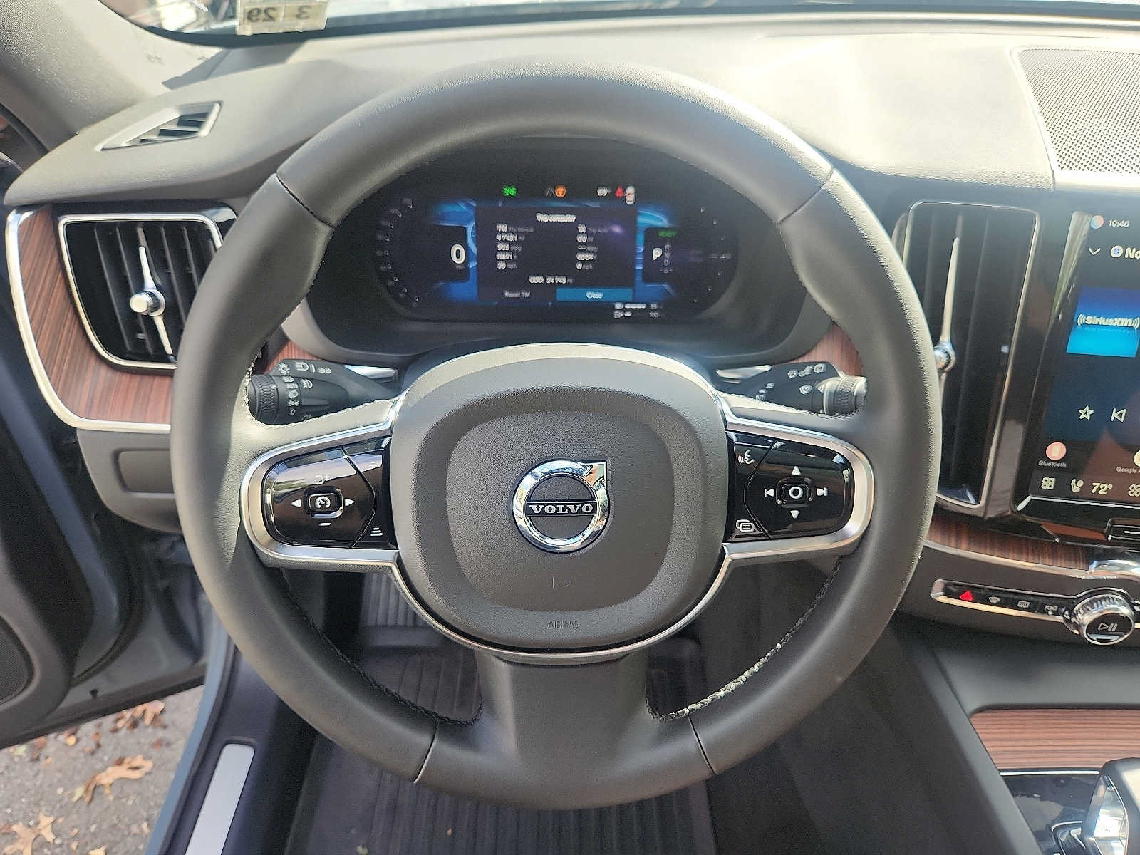 Certified 2024 Volvo XC60 T8 Plus w/ Climate Package AWD/4WD image 19