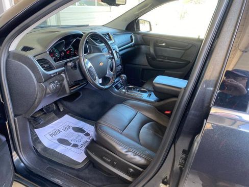 Used 2015 Chevrolet Traverse LT image 13