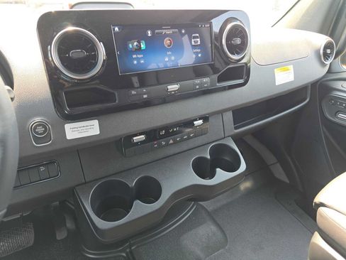 Used 2026 Mercedes-Benz Sprinter 2500 image 33