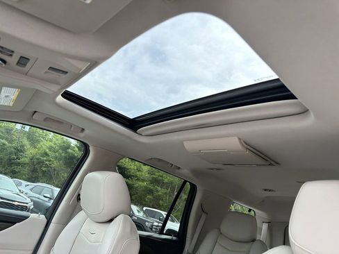Used 2020 Cadillac Escalade Premium Luxury AWD/4WD image 13