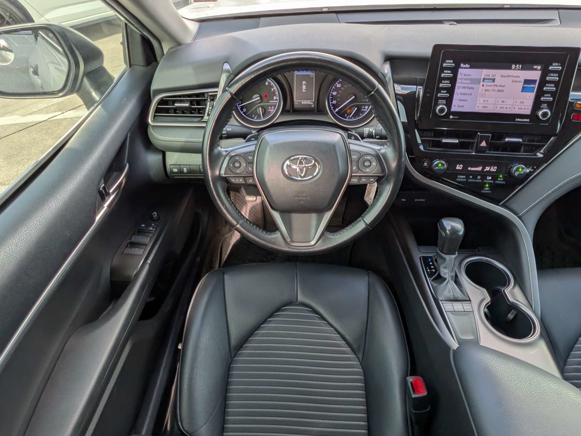 Used 2022 Toyota Camry SE FWD image 14