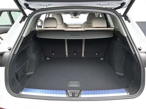 New 2025 Audi Q5 Prestige image 12