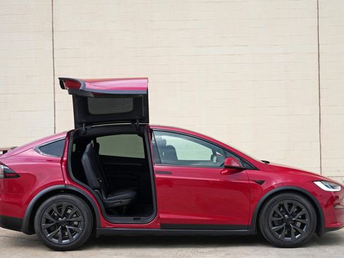 Used 2023 Tesla Model X AWD/4WD image 54