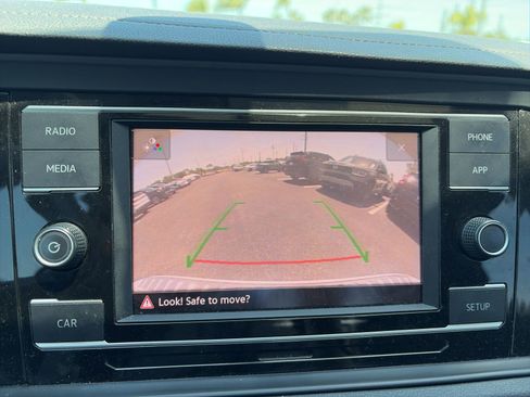 Used 2019 Volkswagen Jetta SE image 17