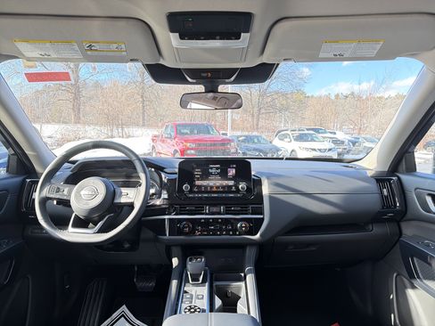 New 2025 Nissan Pathfinder SV w/ Black Appearance Package image 12