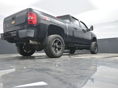 Used 2012 Chevrolet Silverado 2500 LTZ w/ Suspension Package, Off-Road AWD/4WD image 37