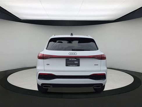 Certified 2025 Audi Q5 Premium w/ Convenience Package image 6