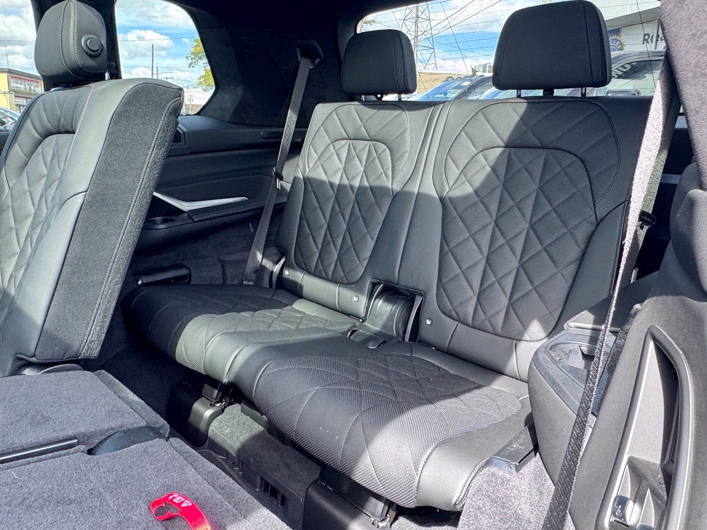Used 2026 BMW X7 M60i AWD/4WD image 18