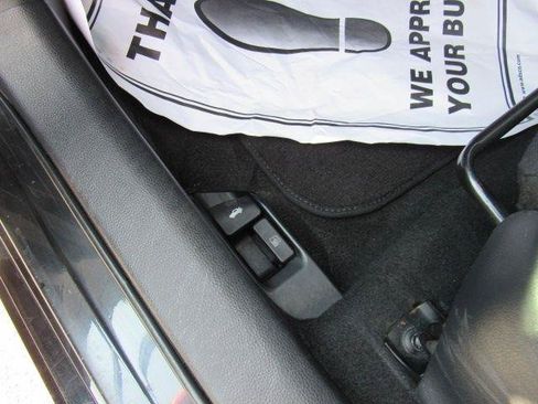 Used 2021 Toyota Corolla LE FWD image 39