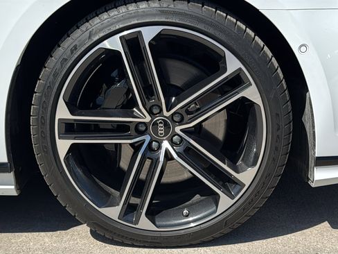 Used 2025 Audi A8 L 3.0T image 33