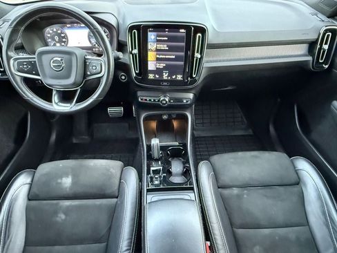 Used 2021 Volvo XC40 T4 R-Design w/ Advanced Package image 14