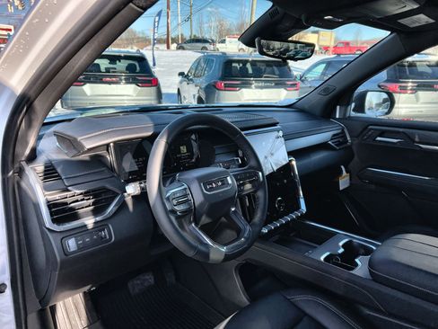 New 2026 GMC Acadia Elevation w/ Elevation Premium Package AWD/4WD image 17