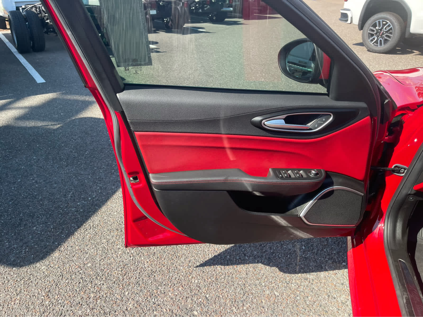 Used 2018 Alfa Romeo Giulia RWD image 9