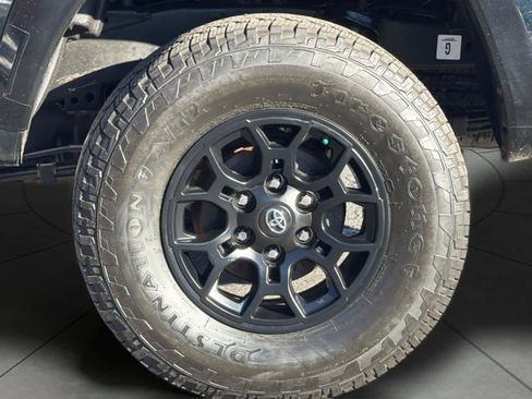 Used 2019 Toyota Tacoma SR5 image 11