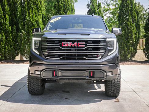 Used 2024 GMC Sierra 1500 AT4 w/ AT4 Preferred Package AWD/4WD image 3