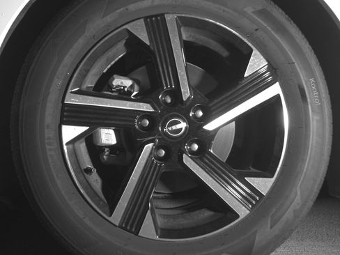 Used 2025 Nissan Sentra SV image 12