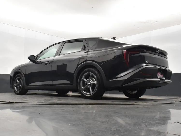 Used 2025 Kia K4 FWD image 12