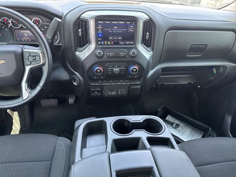Used 2022 Chevrolet Silverado 1500 LT AWD/4WD image 16