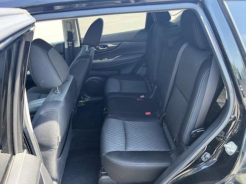 Used 2018 Nissan Rogue SV w/ Sun & Sound Touring Package AWD/4WD image 14