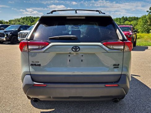 Used 2021 Toyota RAV4 XLE w/ Convenience Package AWD/4WD image 4
