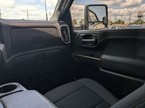 Used 2022 Chevrolet Silverado 2500 LT w/ Convenience Package AWD/4WD image 16