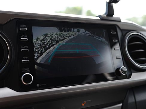 Used 2020 Toyota Tacoma SR5 image 25