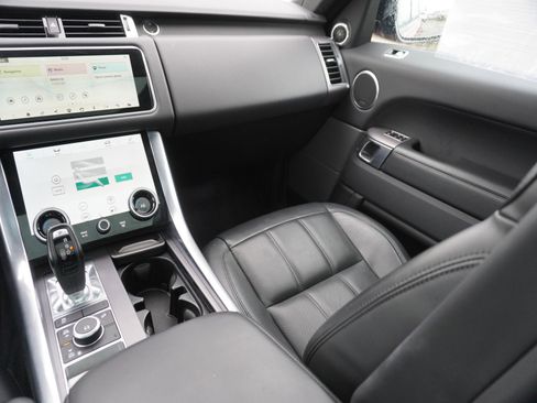 Used 2019 Land Rover Range Rover Sport HSE image 18