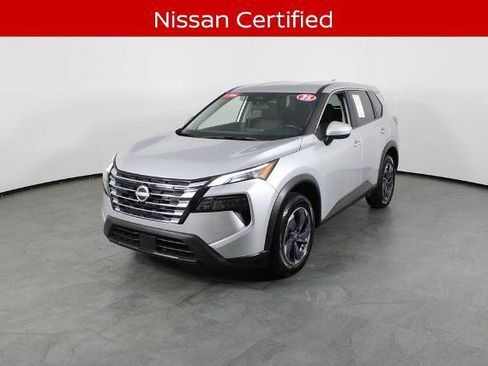 Certified 2025 Nissan Rogue SV FWD image 2