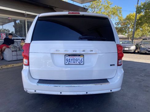 Used 2014 Dodge Grand Caravan SXT FWD image 8