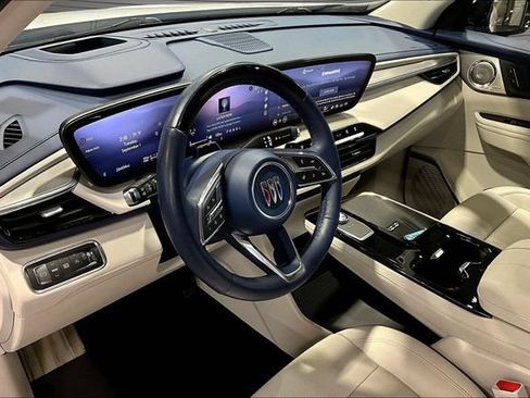 Used 2025 Buick Enclave Avenir w/ Super Cruise Package FWD image 16