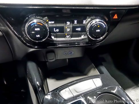 New 2026 Chevrolet Trax ACTIV w/ Driver Confidence Package FWD image 17